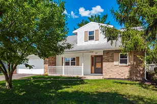 1748 Alpine Dr, Columbus, OH 43229 - Photo 3