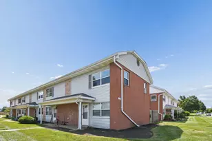 219 Buckeye Cir, Columbus, OH 43217 - Photo 5