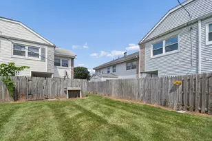 219 Buckeye Cir, Columbus, OH 43217 - Photo 9