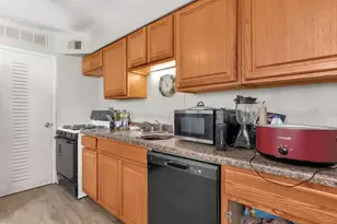 219 Buckeye Cir, Columbus, OH 43217 - Photo 17