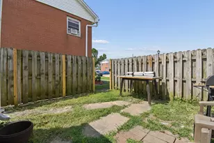 219 Buckeye Cir, Columbus, OH 43217 - Photo 7