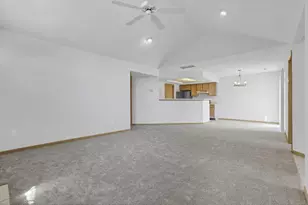 2402 Huntmaster Ln, Grove City, OH 43123 - Photo 15
