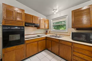 1461 Norma Rd, Columbus, OH 43229 - Photo 3