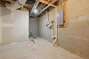 1079 Shady Lake Dr, Columbus, OH 43228 - Photo 23