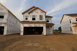 1013 Dawsons Dr, Hebron, OH 43025 - Photo 1
