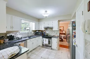 1960 Faymeadow Ave, Columbus, OH 43229 - Photo 13