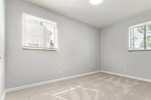 534 E Royal Forest Blvd, Columbus, OH 43214 - Photo 11