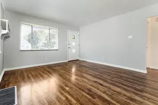 534 E Royal Forest Blvd, Columbus, OH 43214 - Photo 3