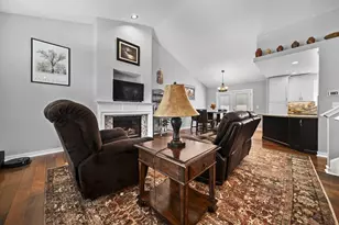 5887 Luccis Ct, Columbus, OH 43228 - Photo 5