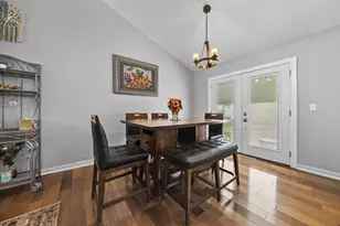 5887 Luccis Ct, Columbus, OH 43228 - Photo 9