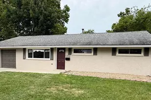 930 W Stephen Dr W, Columbus, OH 43204 - Photo 1