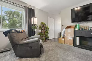 3841 Frazier Rd W, Columbus, OH 43207 - Photo 5
