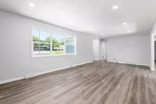 1585 N Wilson Rd, Columbus, OH 43204 - Photo 3
