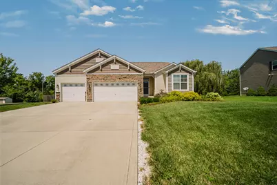 424 Rolling Acre Drive, Lithopolis, OH 43136 - Photo 1