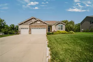 424 Rolling Acre Dr, Lithopolis, OH 43136 - Photo 1