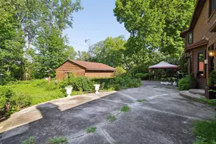 1755 Hickory Hill Dr, Columbus, OH 43228 - Photo 35