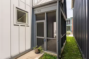 978 Summit St, Columbus, OH 43201 - Photo 15