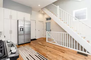 978 Summit St, Columbus, OH 43201 - Photo 3