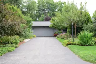 961 Lynbrook Rd, Columbus, OH 43235 - Photo 1