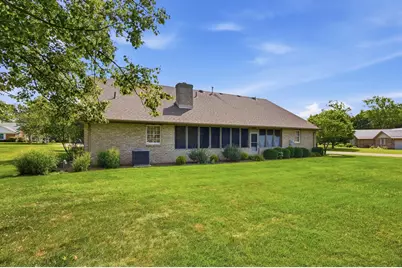 1097 Countryside Drive, Washington Court House, OH 43160 - Photo 9