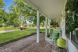 3836 Bickley Pl, Columbus, OH 43220 - Photo 7