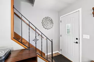 264 Carilla Ln, Columbus, OH 43228 - Photo 3