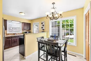 264 Carilla Ln, Columbus, OH 43228 - Photo 9