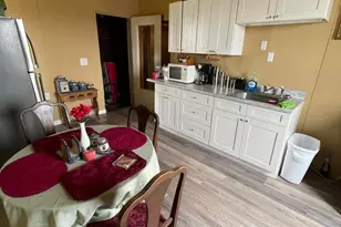 215 W Mound St, Circleville, OH 43113 - Photo 3