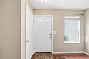 1074 Marsala Ave, Columbus, OH 43228 - Photo 5