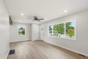 2775 James Ct, Grove City, OH 43123 - Photo 5
