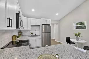 1240 Manor Dr, Columbus, OH 43232 - Photo 23