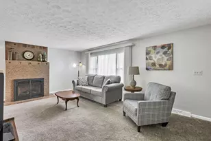 2833 Sunset View Ct, Columbus, OH 43207 - Photo 3