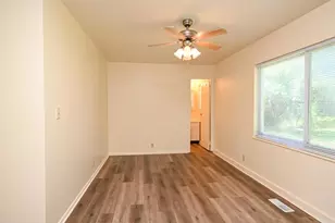 1073 Richmond Ave, Marion, OH 43302 - Photo 9