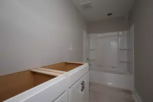 7931 Collins Dr, Reynoldsburg, OH 43068 - Photo 13