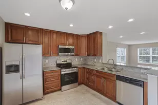 1083 Shady Lake Dr, Columbus, OH 43228 - Photo 11
