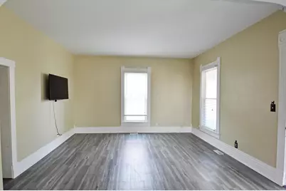 73 E Columbus Street, Mount Sterling, OH 43143 - Photo 5