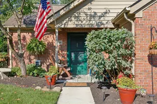 884 Village Brook Way, Columbus, OH 43235 - Photo 5