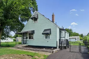 2478 Pontiac St, Columbus, OH 43211 - Photo 3