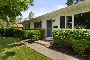 5566 Sandalwood Blvd, Columbus, OH 43229 - Photo 3