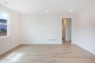 337 Honeysuckle St, South Bloomfield, OH 43103 - Photo 7