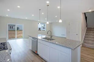 337 Honeysuckle St, South Bloomfield, OH 43103 - Photo 3