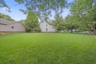6851 Peachtree Cir, Westerville, OH 43082 - Photo 65