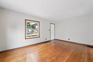 375 E Royal Forest Blvd, Columbus, OH 43214 - Photo 5