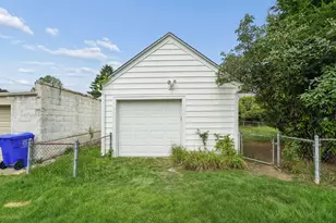 375 E Royal Forest Blvd, Columbus, OH 43214 - Photo 25