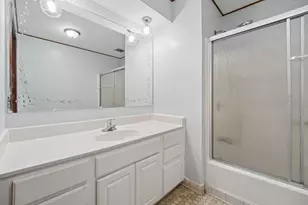 1806 Balsamridge Rd, Columbus, OH 43229 - Photo 9