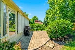 3981 Chelton Pl, Upper Arlington, OH 43220 - Photo 7