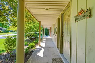 3981 Chelton Pl, Upper Arlington, OH 43220 - Photo 5