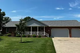 645 Lakeshore Dr W, Hebron, OH 43025 - Photo 1