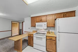 1383 Michigan Dr, Bucyrus, OH 44820 - Photo 9