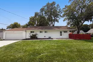 2221 Myrtle Ave, Columbus, OH 43211 - Photo 1